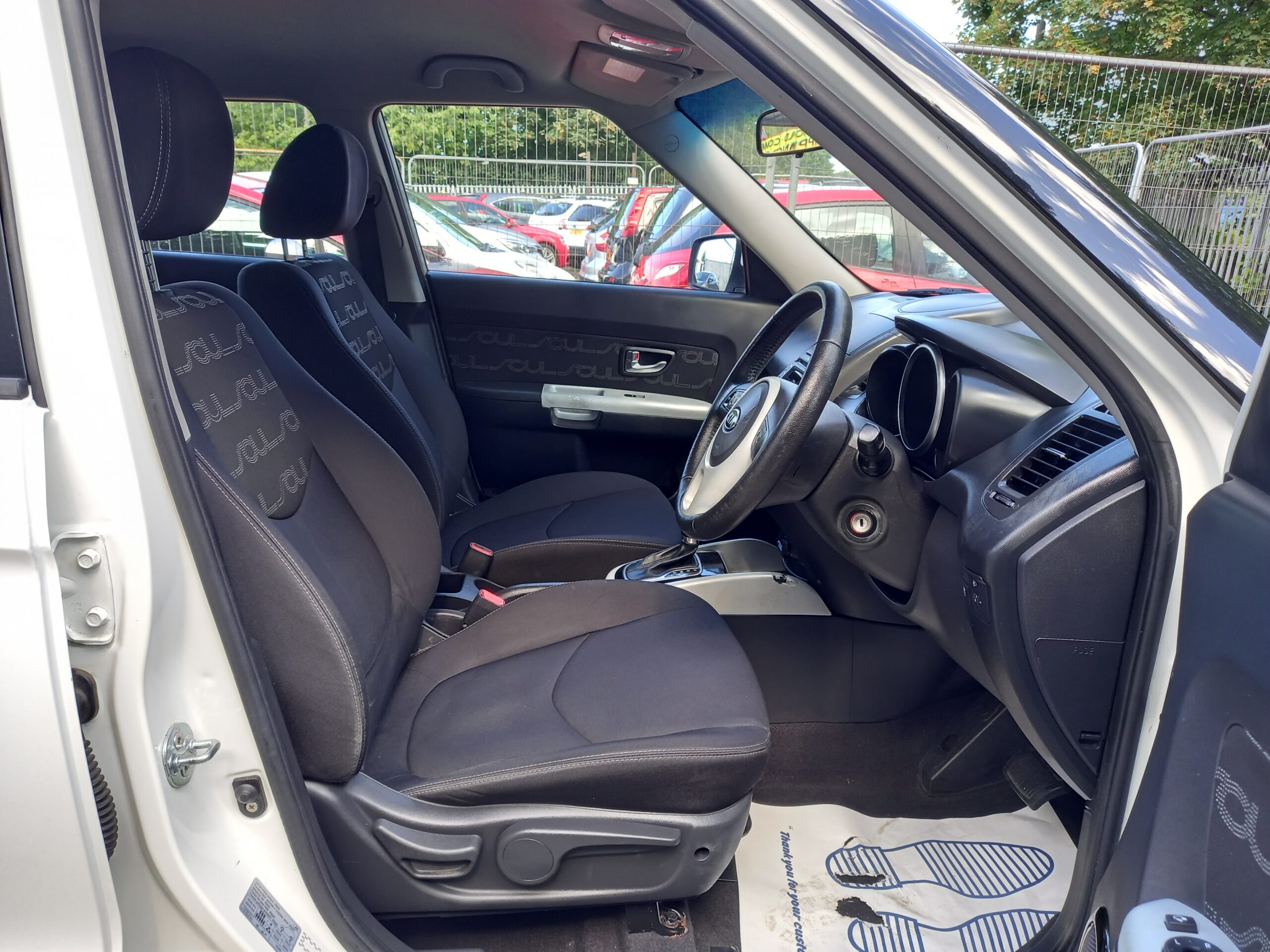KIA SOUL 1.6 CRDi 2 5dr Automatic 2011 92,000 miles Full Service History 3 Months Warranty - Image 14