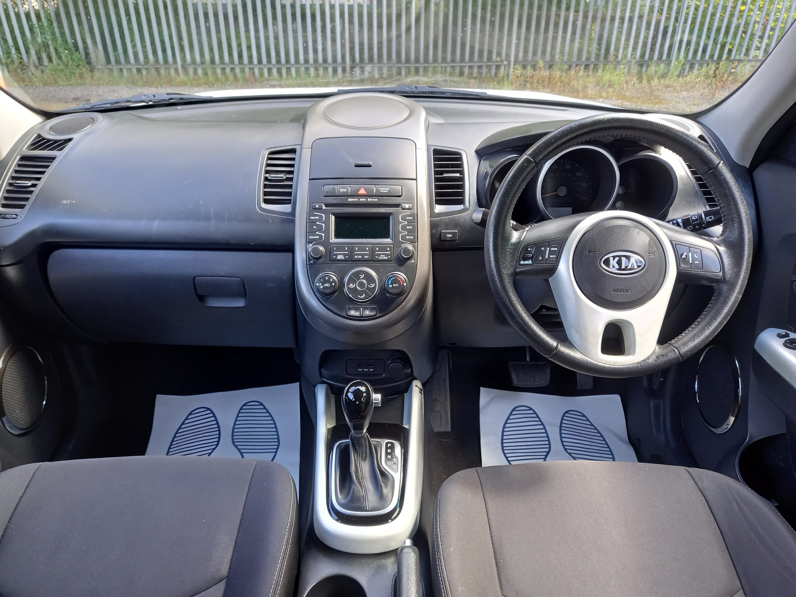KIA SOUL 1.6 CRDi 2 5dr Automatic 2011 92,000 miles Full Service History 3 Months Warranty - Image 17