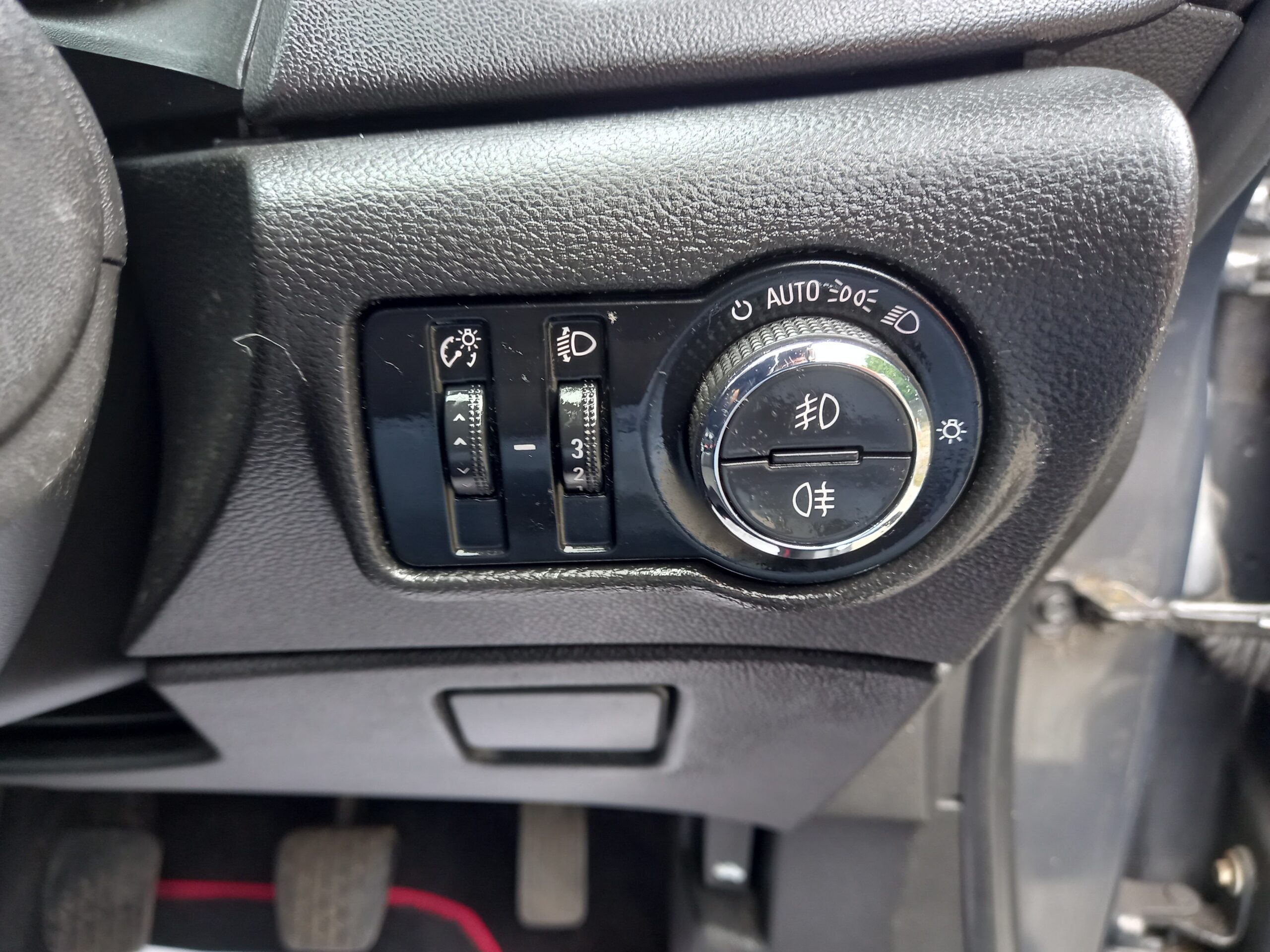 VAUXHALL ASTRA GTC 2.0 CDTi 16V SRi 3dr 2013 163,000 Miles Full Service History - Image 29