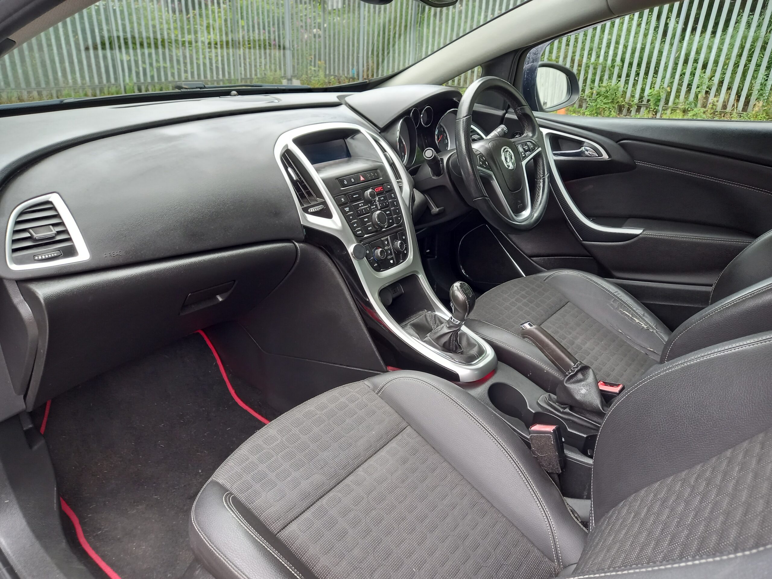 VAUXHALL ASTRA GTC 2.0 CDTi 16V SRi 3dr 2013 163,000 Miles Full Service History - Image 24