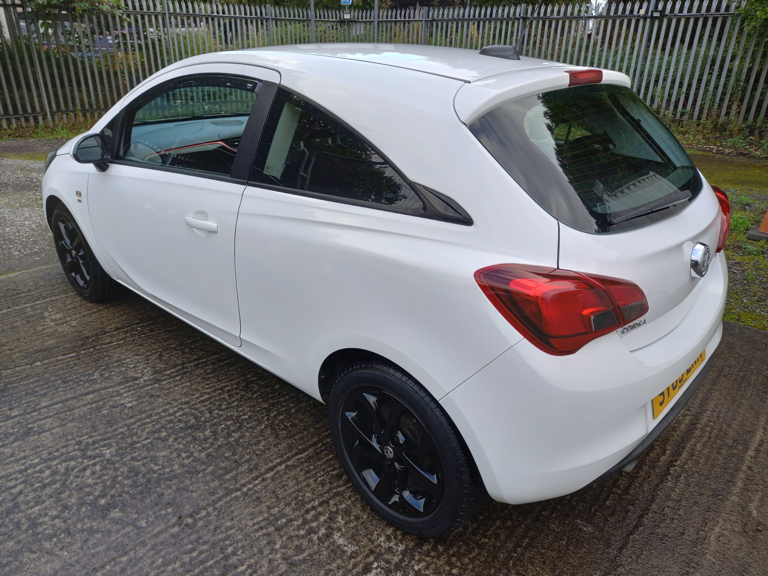 VAUXHALL CORSA 1.4 ecoFLEX SRi 3dr White 2015 71,000 Miles Full Service History 3 Months Warranty - Image 4