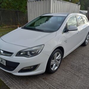 VAUXHALL ASTRA 1.6i 16V SRi 5dr 2014 Estate white 94,000 Miles Service History Ulez Complinat 3 Months Warranty