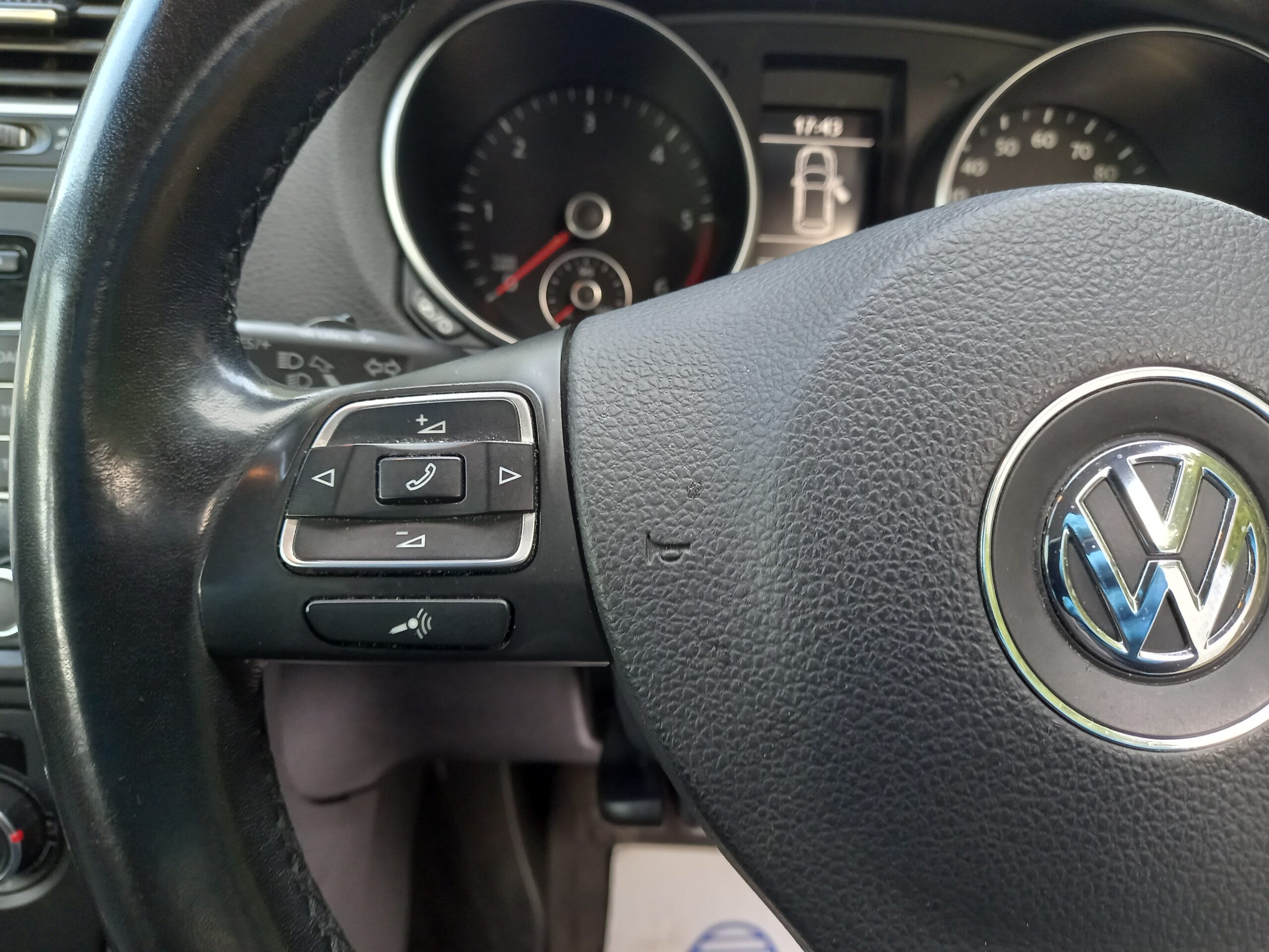 VOLKSWAGEN GOLF 1.6 TDi 105 Match 5dr 2012 95,000 Miles Service History £35 road tax 3 Months Warranty - Image 29