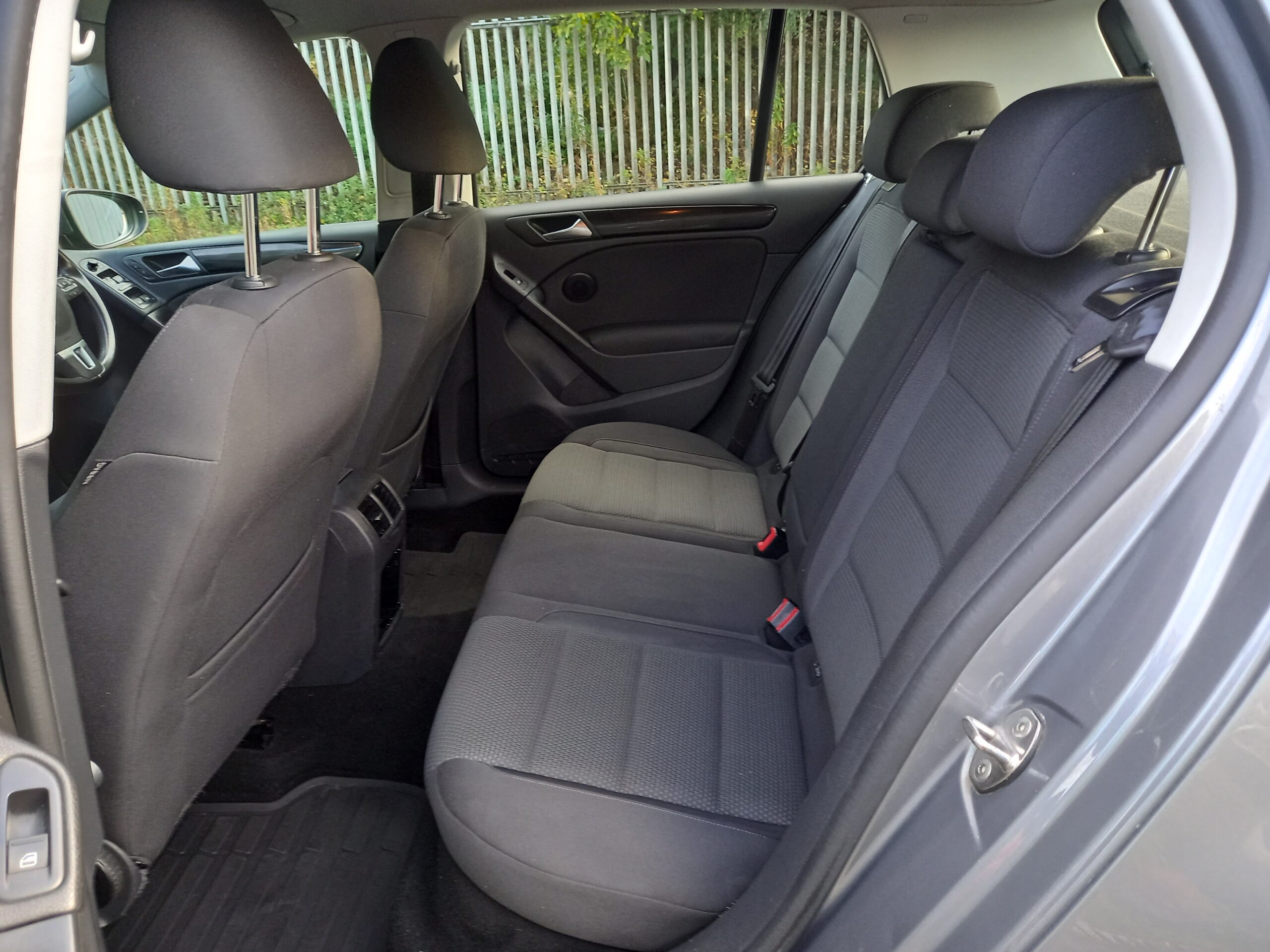 VOLKSWAGEN GOLF 1.6 TDi 105 Match 5dr 2012 95,000 Miles Service History £35 road tax 3 Months Warranty - Image 23